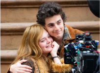 Elle Fanning dice que juega en PokerStars y Timothée Chalamet es muy bueno para la baraja